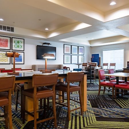 Holiday Inn Express Hotel & Suites Evanston By Ihg Exterior photo