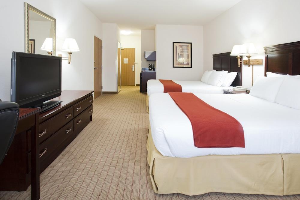 Holiday Inn Express Hotel & Suites Evanston By Ihg Exterior photo