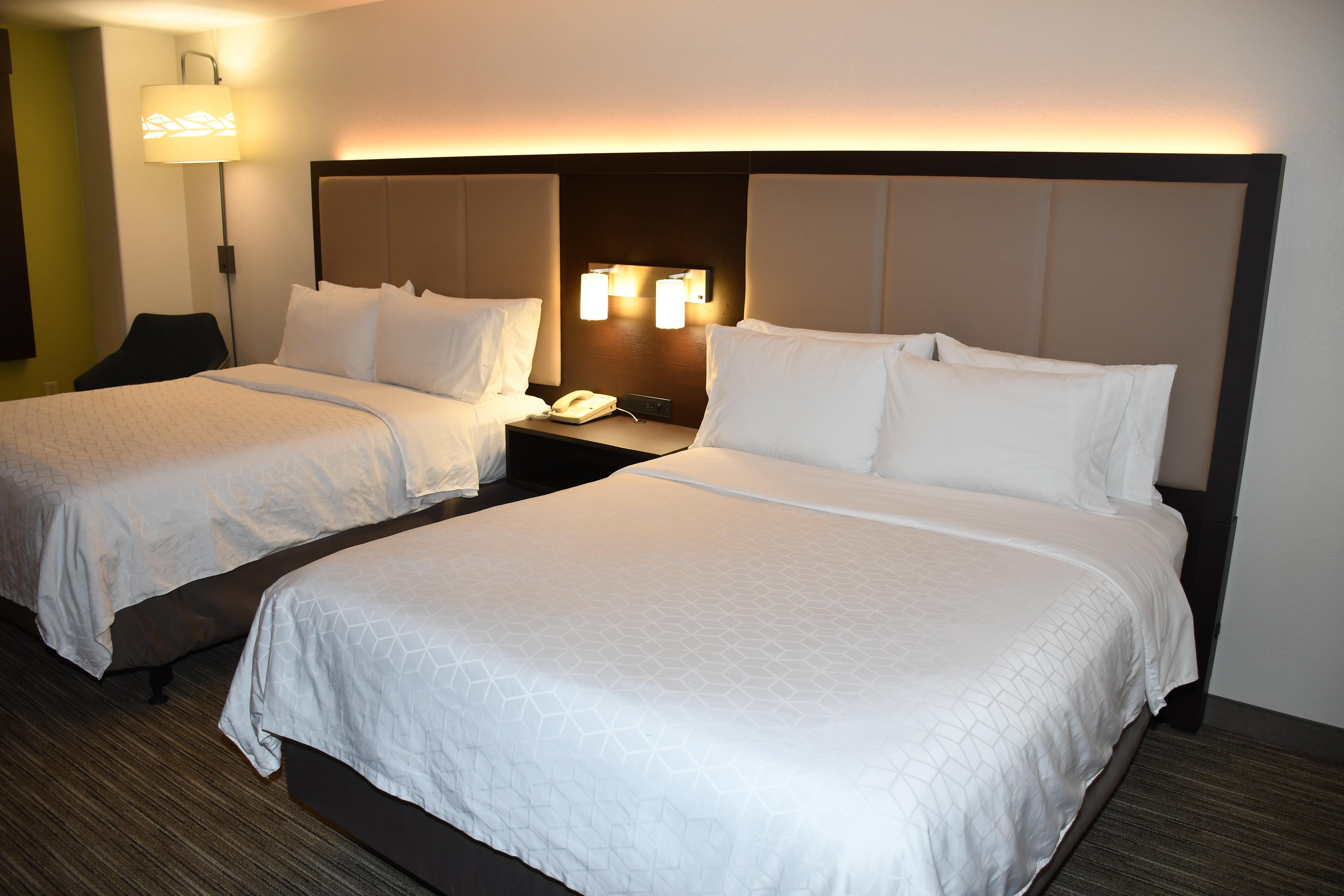 Holiday Inn Express Hotel & Suites Evanston By Ihg Exterior photo