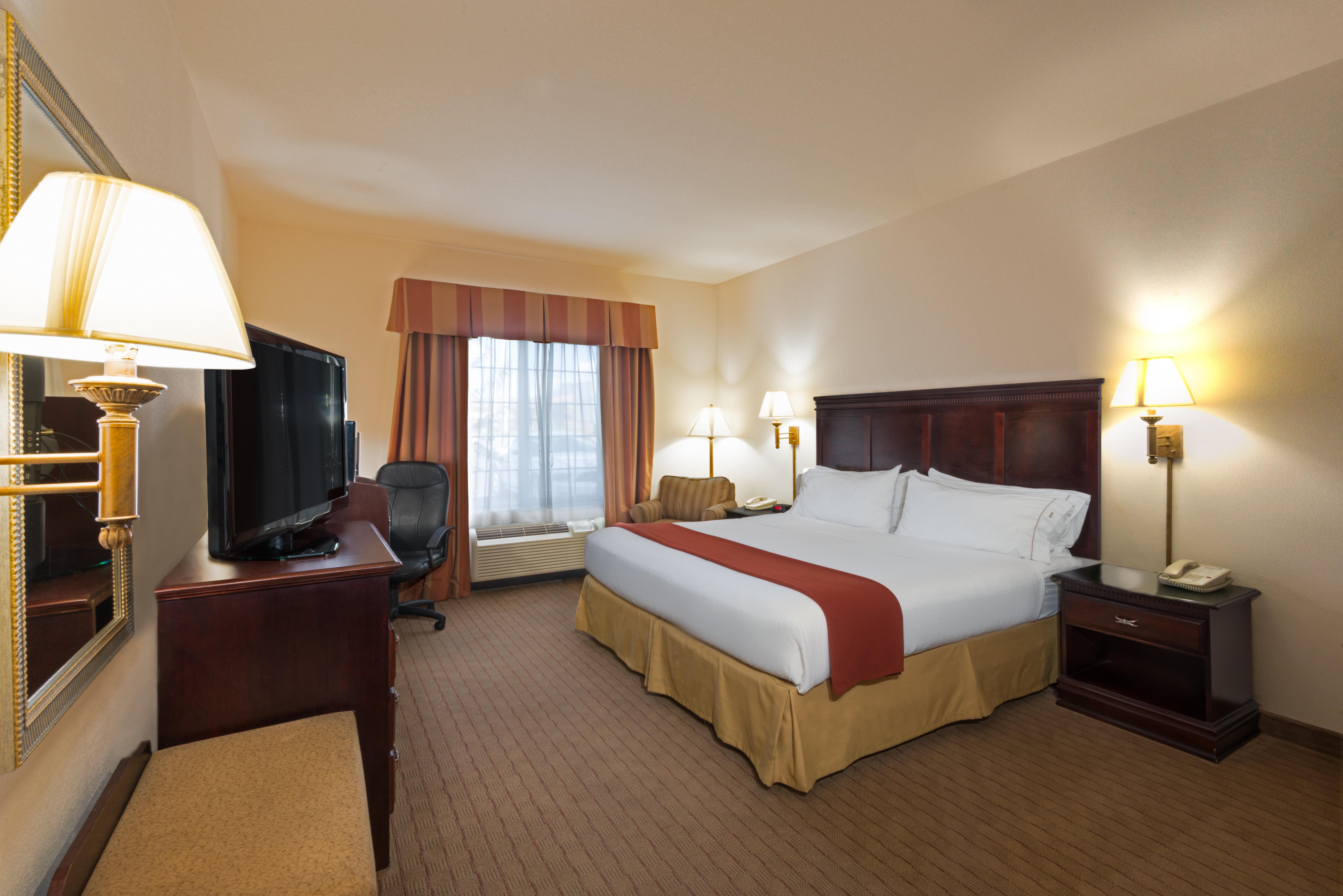 Holiday Inn Express Hotel & Suites Evanston By Ihg Exterior photo