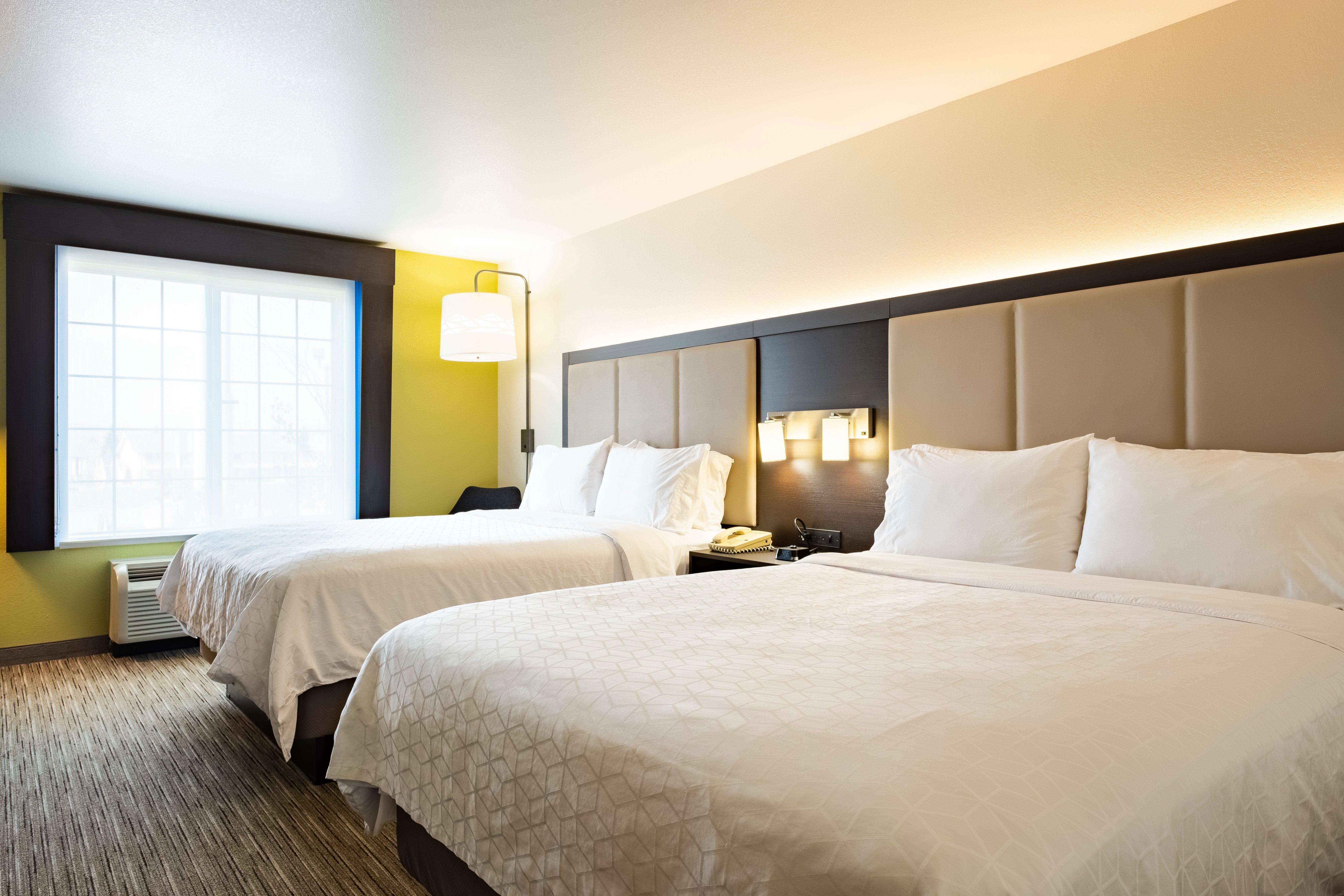 Holiday Inn Express Hotel & Suites Evanston By Ihg Exterior photo
