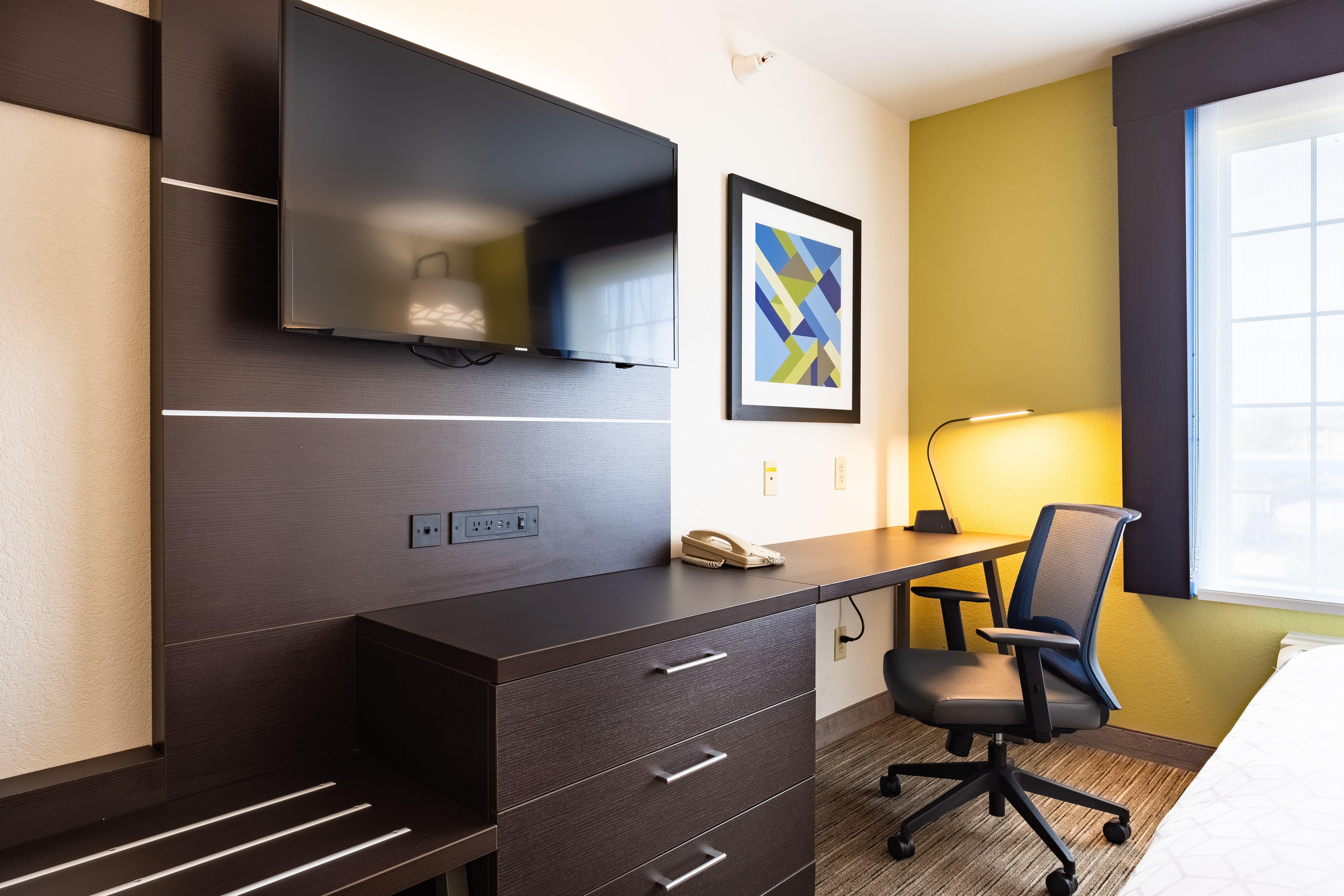Holiday Inn Express Hotel & Suites Evanston By Ihg Exterior photo